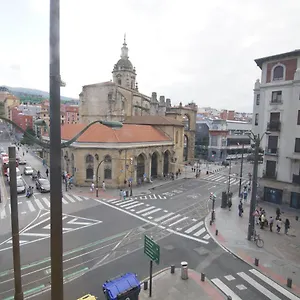 Piso Grande Y Luminoso En El Casco Viejo De , Bilbao Spain